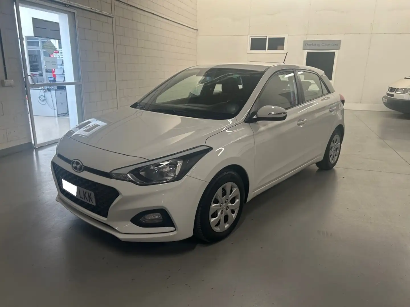 Hyundai i20 1.2 MPI Essence Blanco - 1