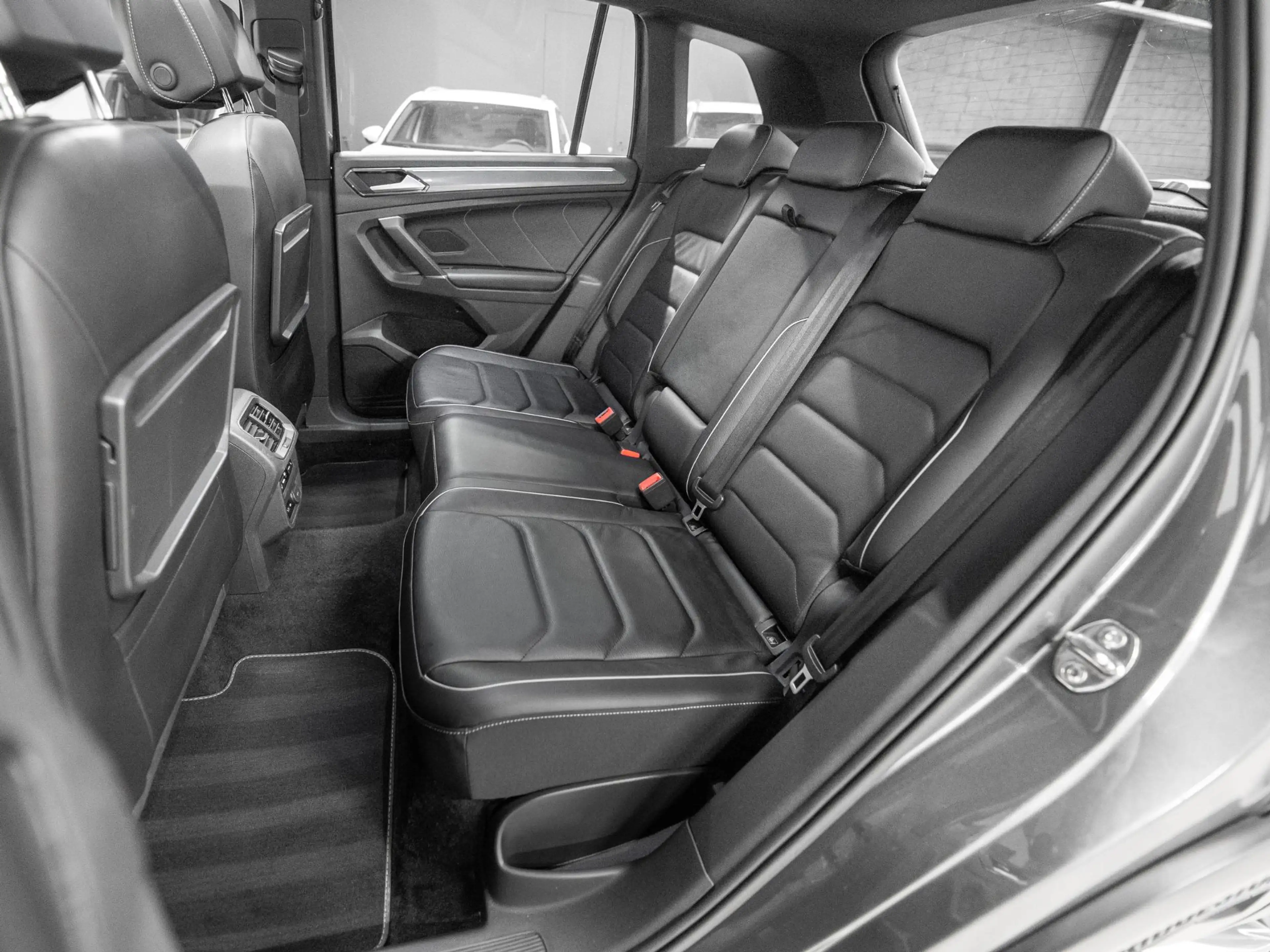 Volkswagen Tiguan 2.0 TSI 4Motion 220PK 3x R-Line Pano Leer Memory — photo 15