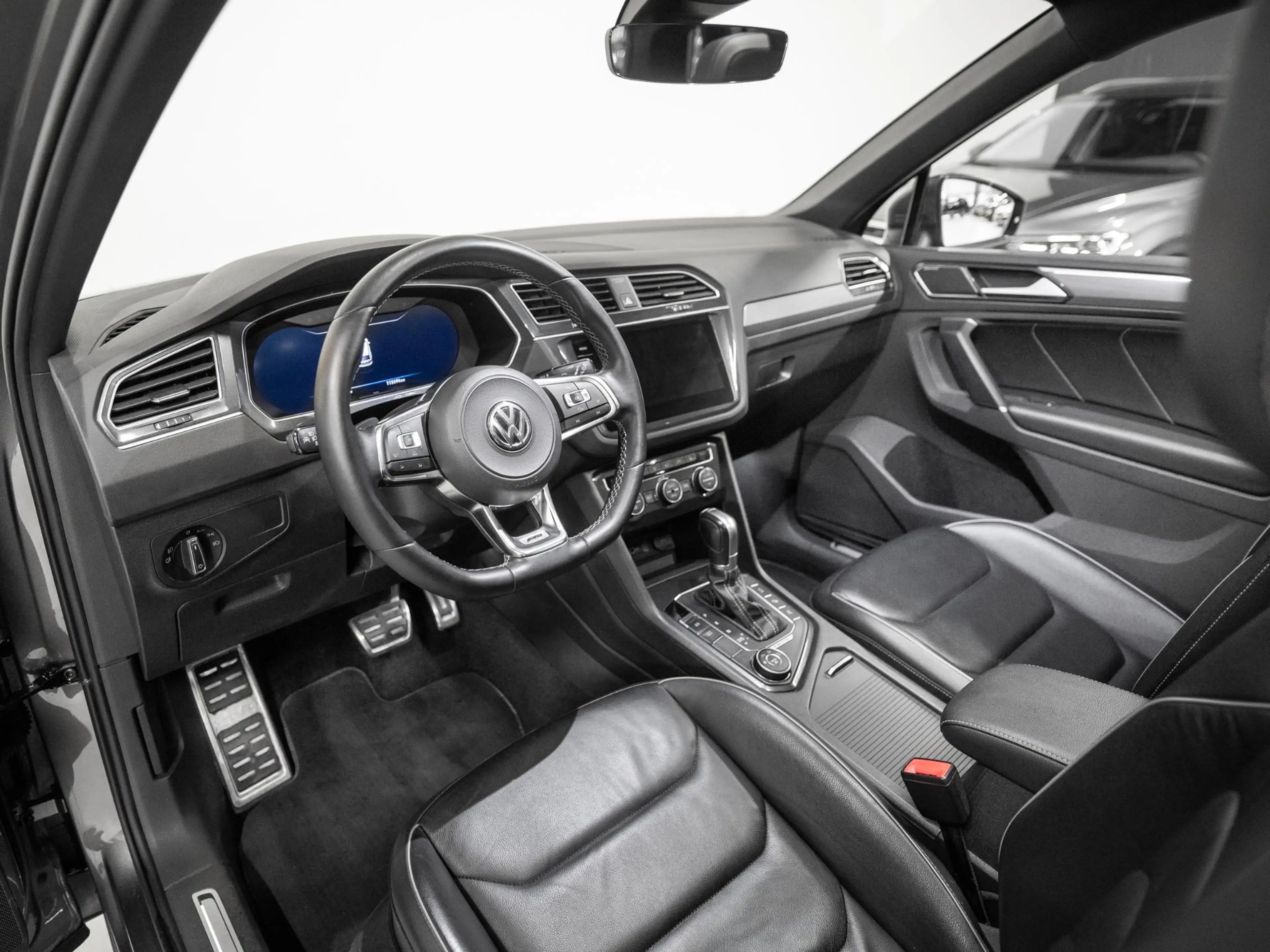 Volkswagen Tiguan 2.0 TSI 4Motion 220PK 3x R-Line Pano Leer Memory — photo 3