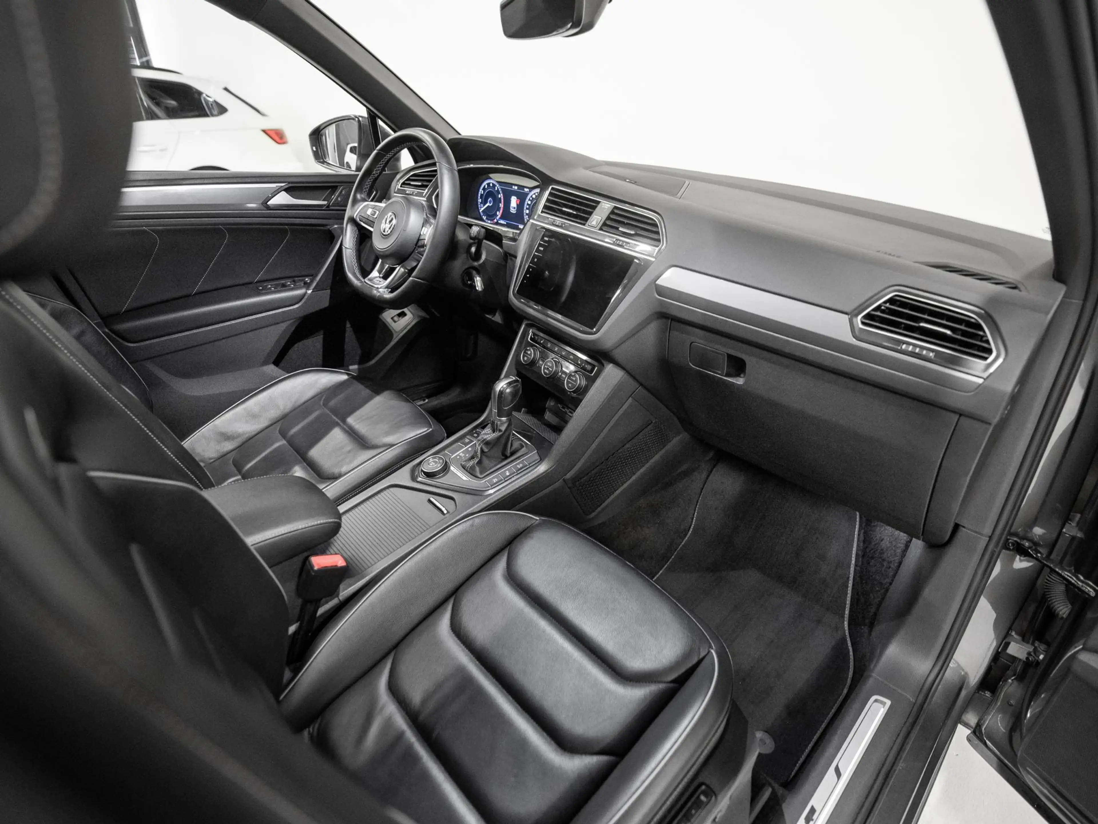 Volkswagen Tiguan 2.0 TSI 4Motion 220PK 3x R-Line Pano Leer Memory — photo 13