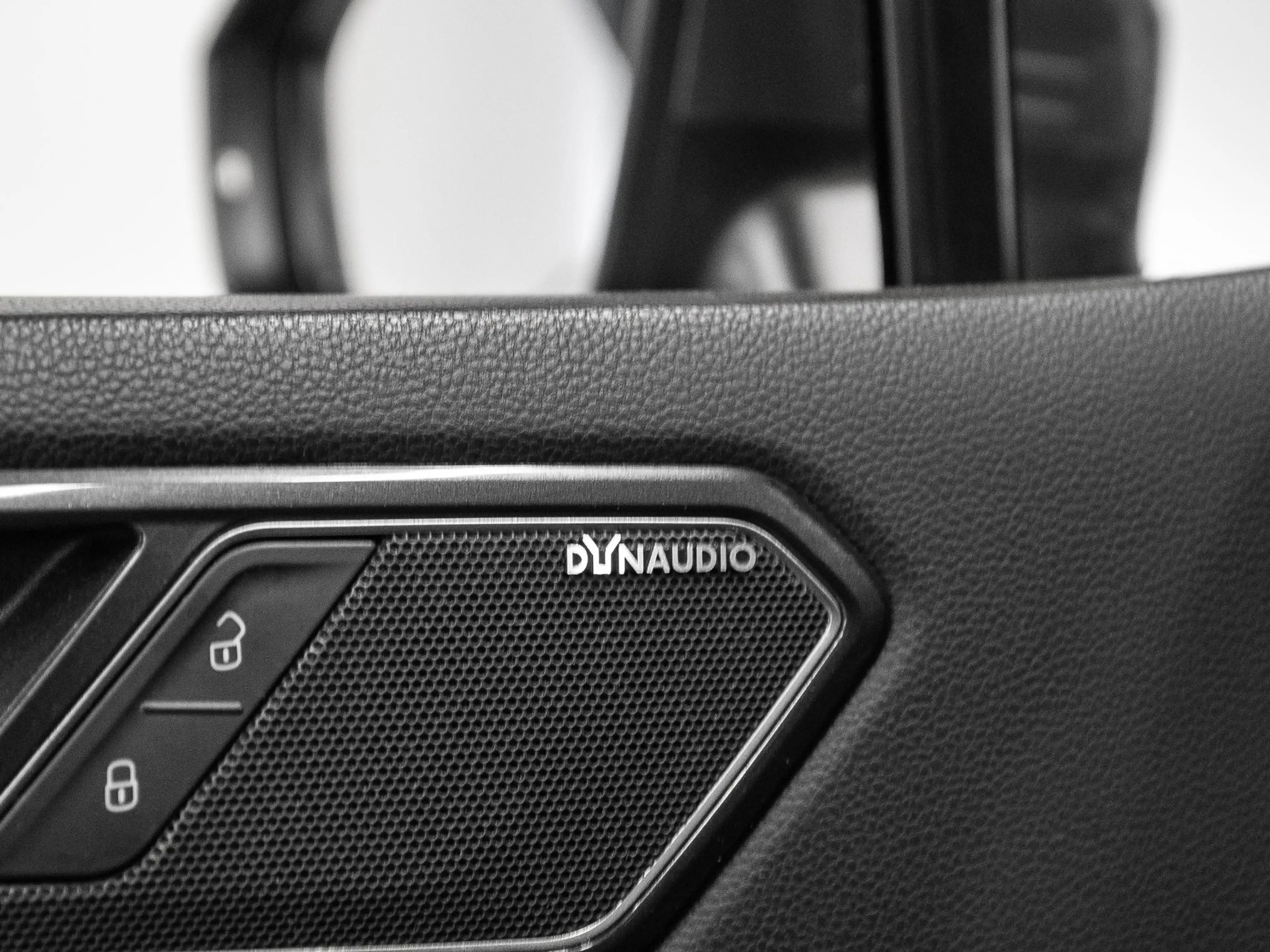 Volkswagen Tiguan 2.0 TSI 4Motion 220PK 3x R-Line Pano Leer Memory — photo 20