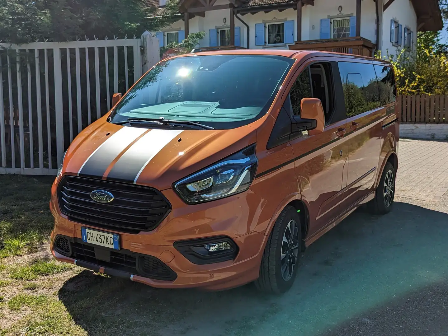 Ford Tourneo Custom 320 2.0 EcoBlue 185CV aut. PC Sport Orange Arancione - 2