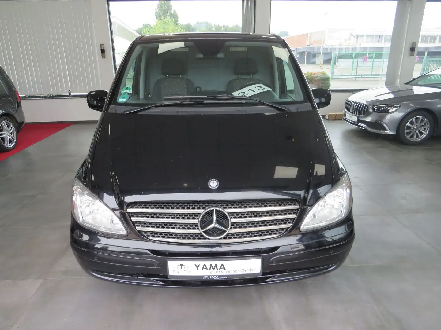 Mercedes-Benz Vito 4 Sarg Bestattungswagen / Leichenwagen Schwarz - 2