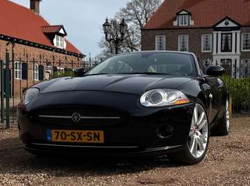 XK R-Line 4.2 V8 Coupé