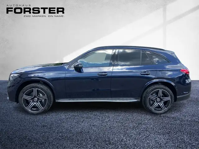Mercedes-Benz GLC 300 e 4MATIC AMG Pano Night FAP Distr MBUX Ansicht 3