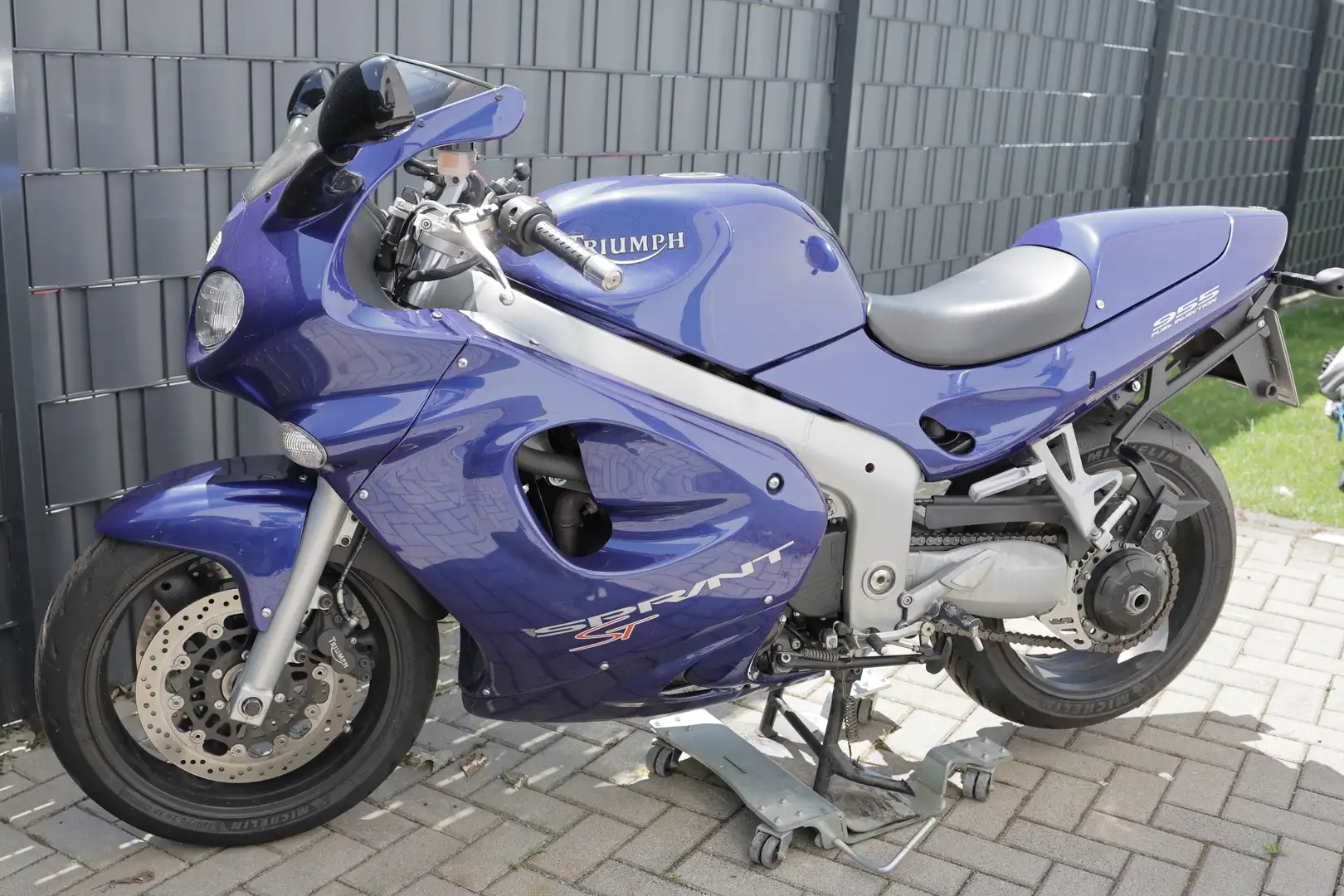 Triumph Sprint ST Bleu - 2