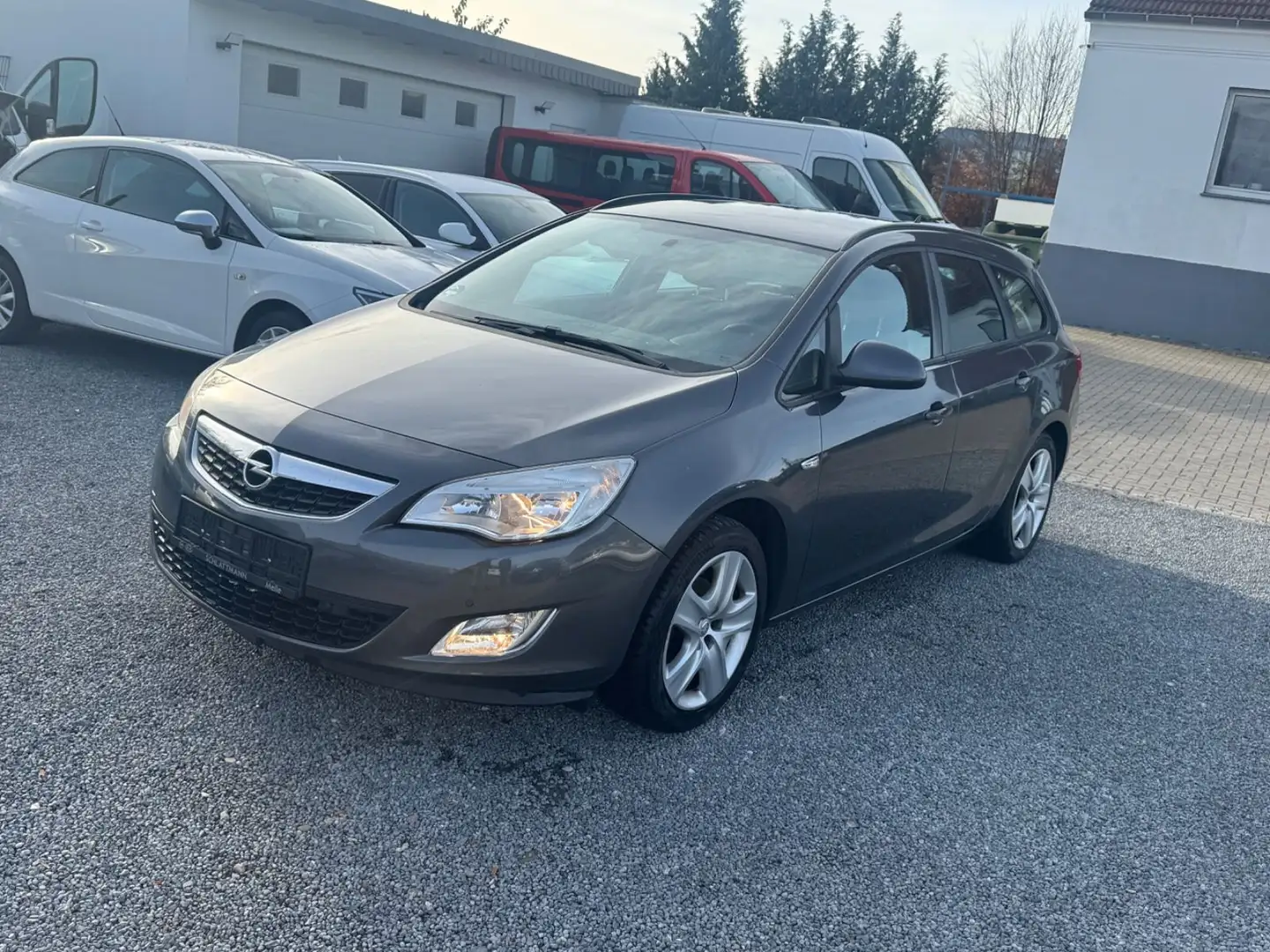 Opel Astra J Sports Tourer EditionNavi Klima Grau - 1
