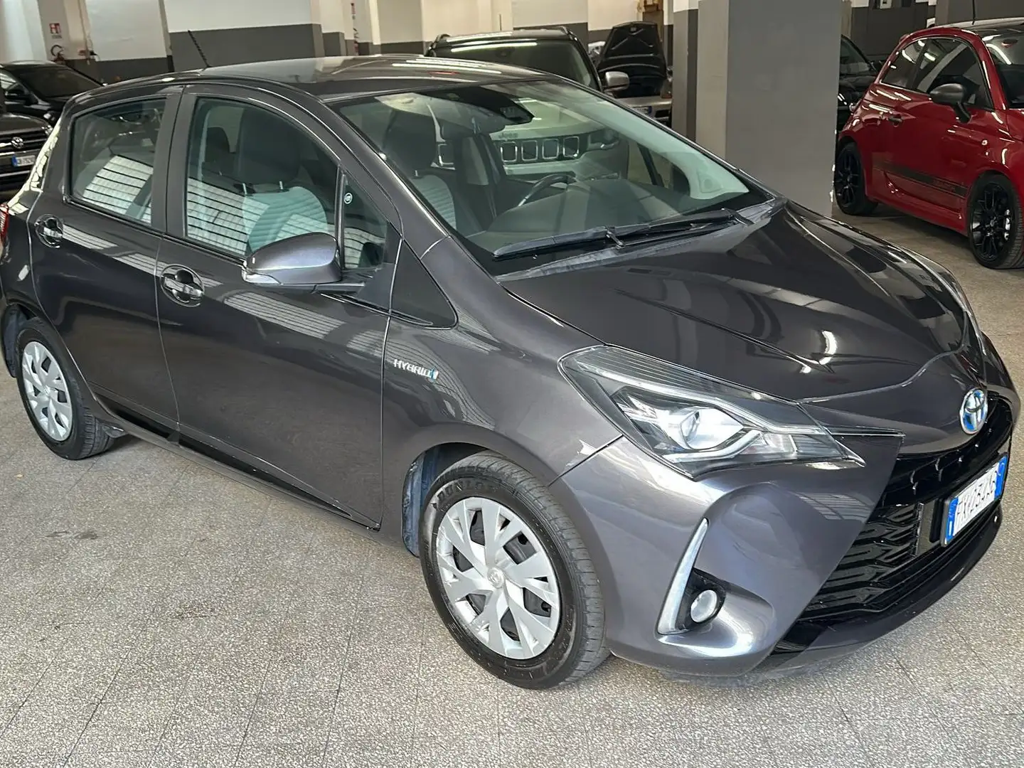 Toyota Yaris Yaris 5p 1.5h Active my18 Grigio - 2