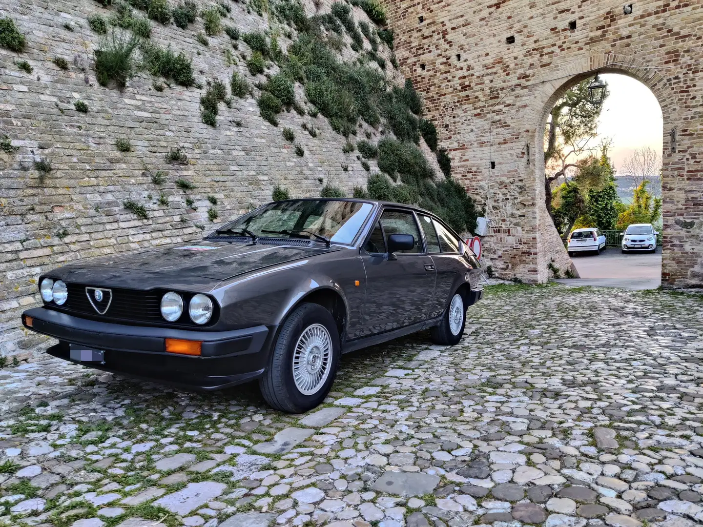 Alfa Romeo GTV GTV 2.0 Šedá - 1
