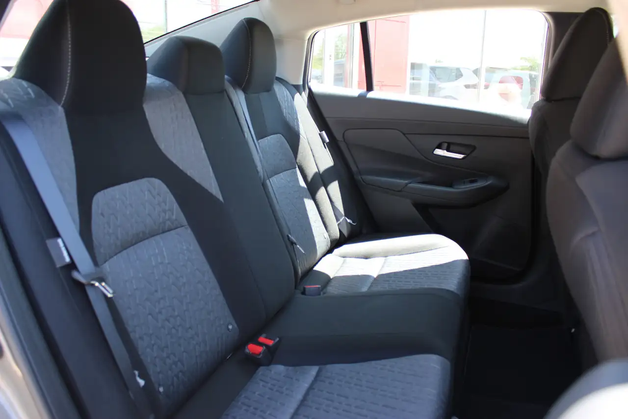 Nissan Sentra снимка Nissan Sentra