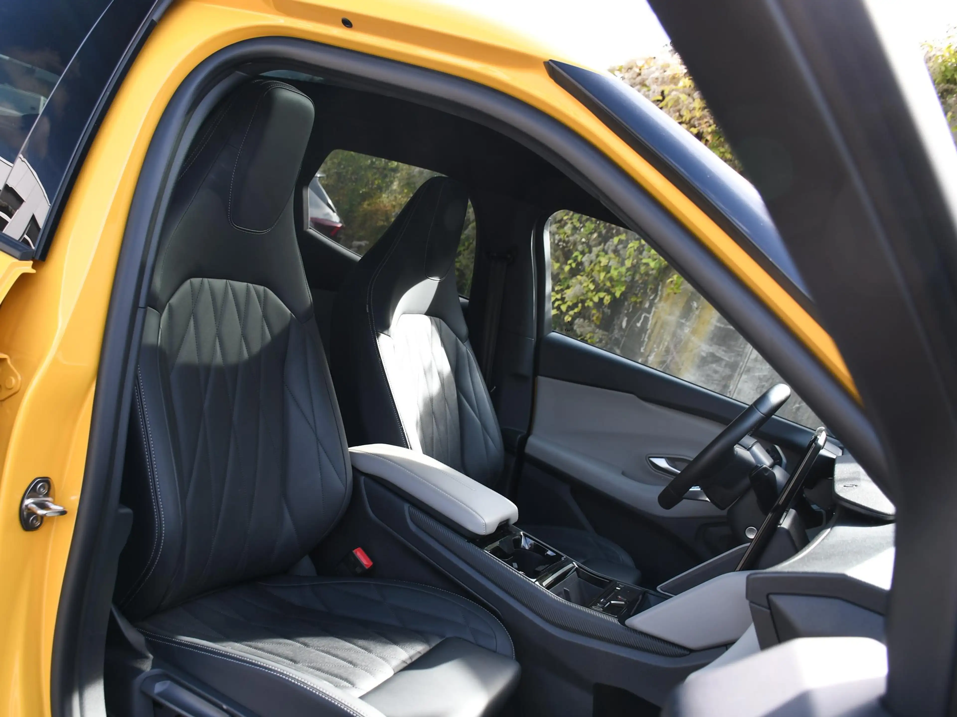 Ford Capri Premium Extended Range 77 kWh RWD 286pk Automaat P — photo 11