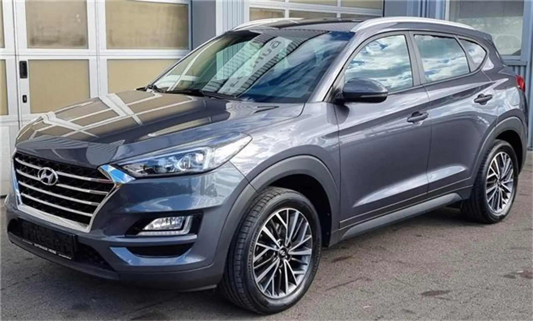 Hyundai TUCSON Tucson 1,6 GDI Start-Stopp Edition 25 mit Navigati Grau - 1