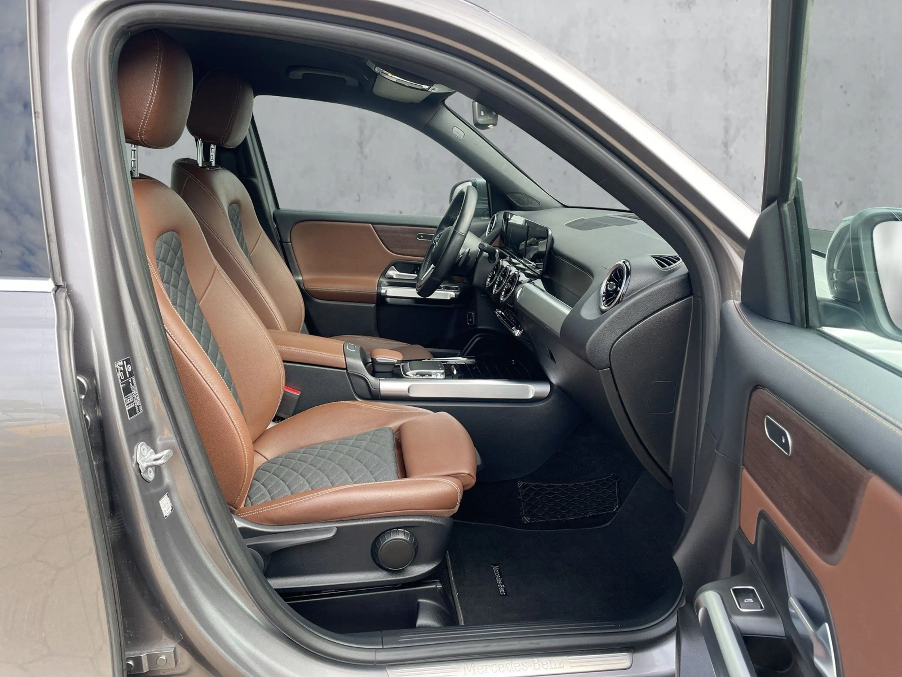 Mercedes-Benz GLB 250 4MATIC Business+Navi+RFK+Sitzheiz — photo 14