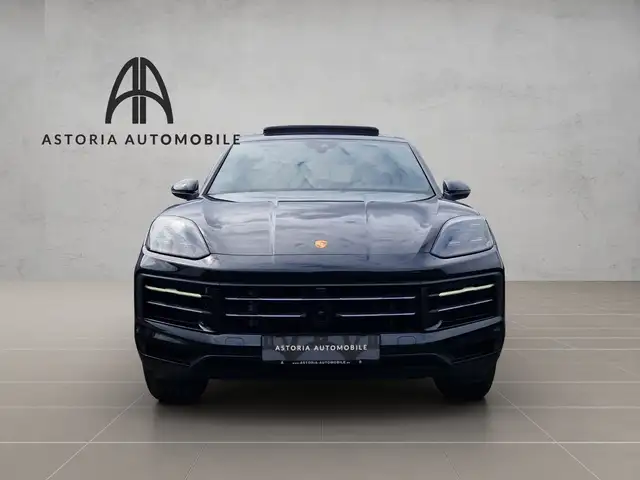 Porsche Cayenne view 2