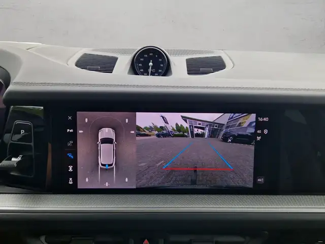Porsche Cayenne view 11