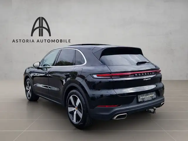 Porsche Cayenne view 7