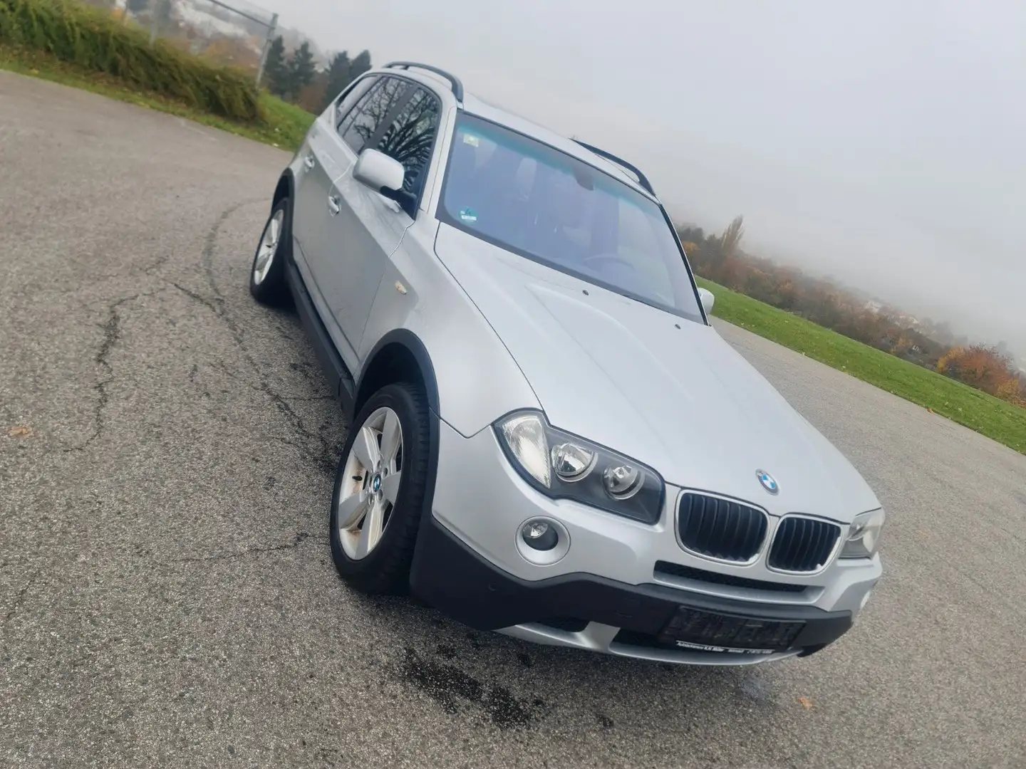 BMW X3 2.0d, Euro4, Panorama, Tüv 03/2027 Silber - 1
