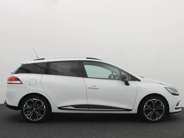 Renault Clio view 16