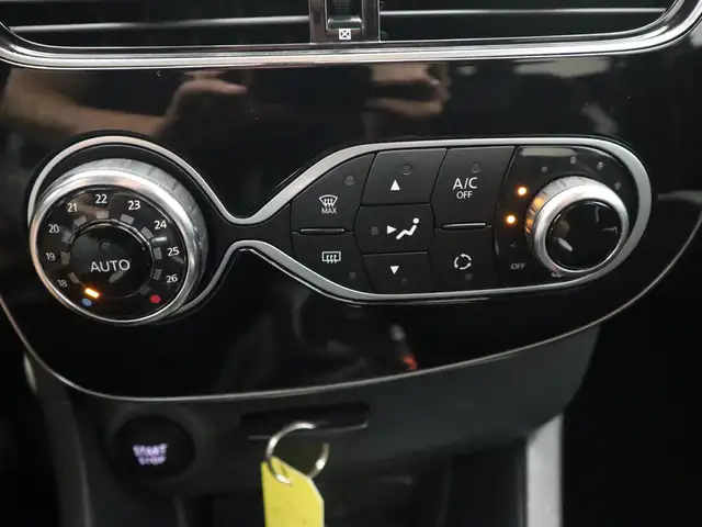 Renault Clio view 25