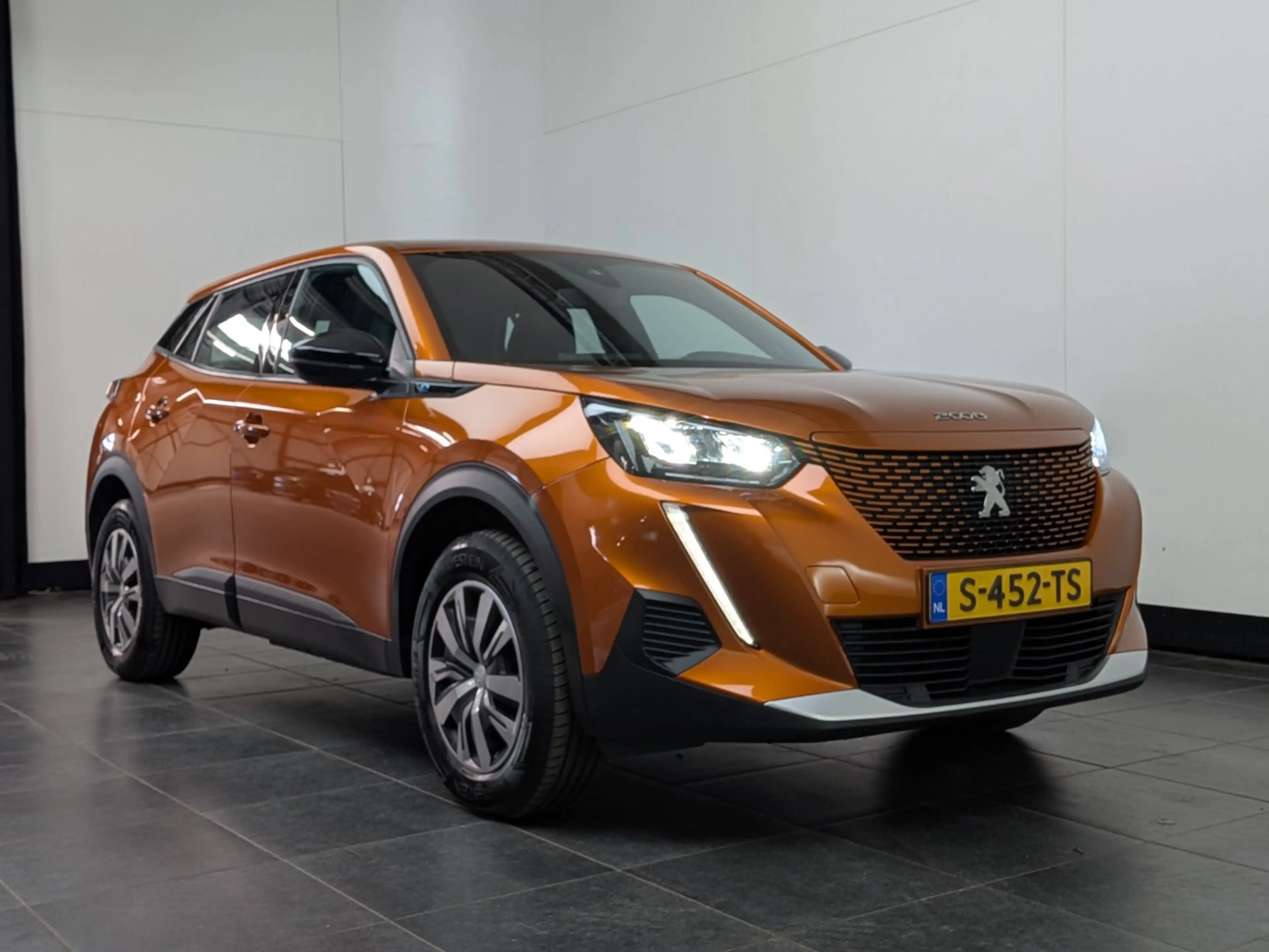 Peugeot e-2008 EV Active Pack 50 kWh | NL-AUTO! | 1E EIGENAAR! | — photo 3