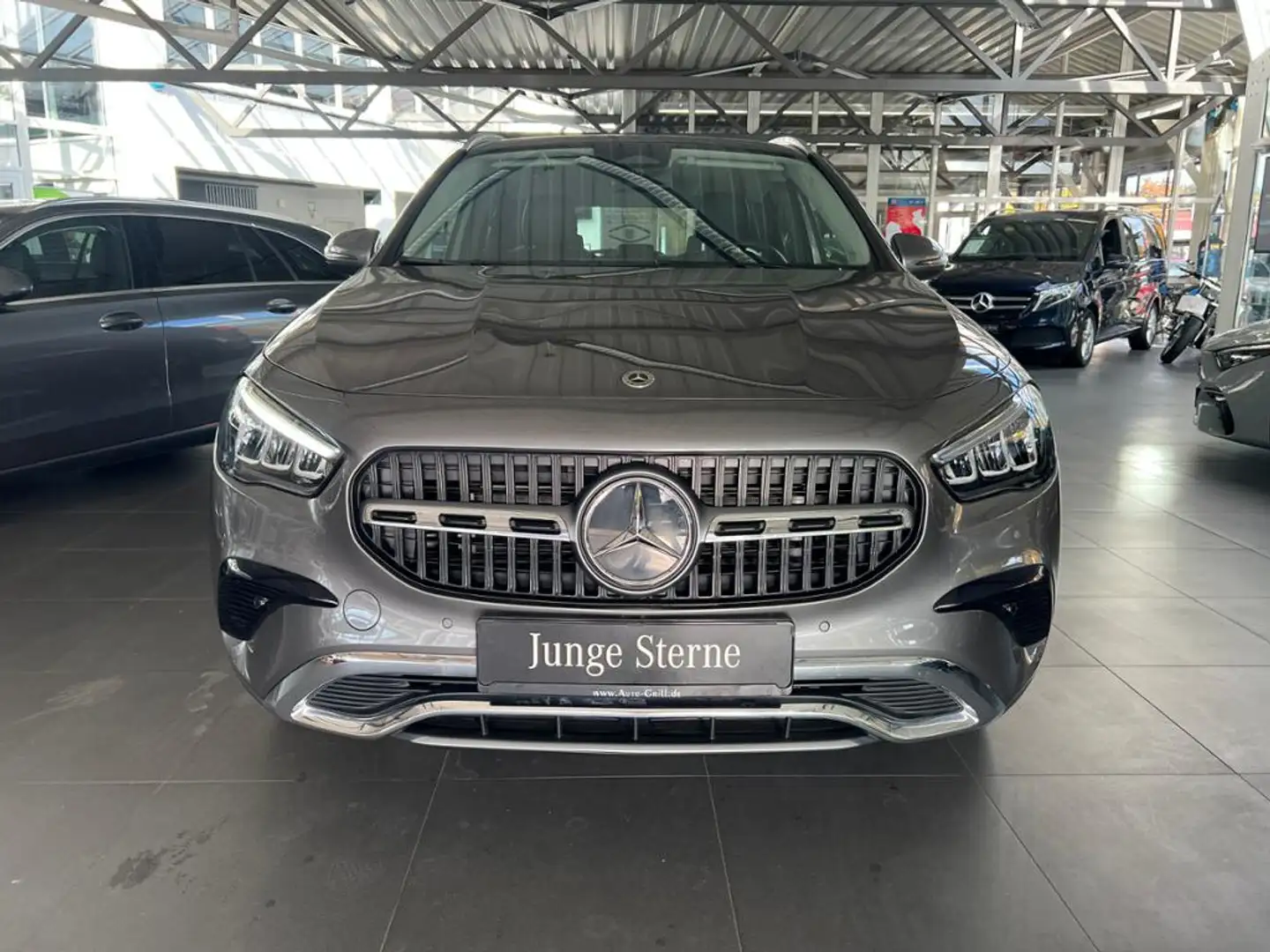 Mercedes-Benz GLA 200 Progressive MBUX DistronicOD RFK 3844km Grau - 2