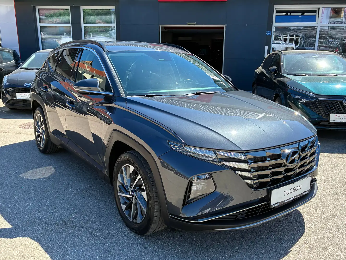 Hyundai TUCSON Tucson 1,6 T-GDI 2WD 48V Trend Line DCT Trend Line Grau - 2
