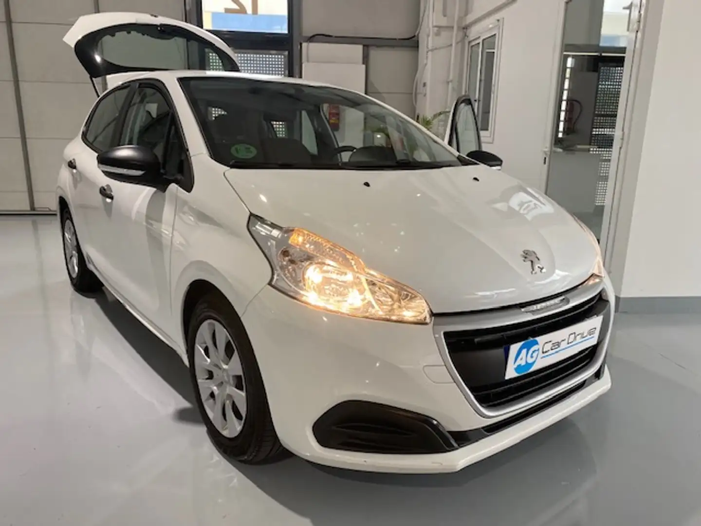 Peugeot 208 1.6 BlueHDi Active 75 Blanc - 2