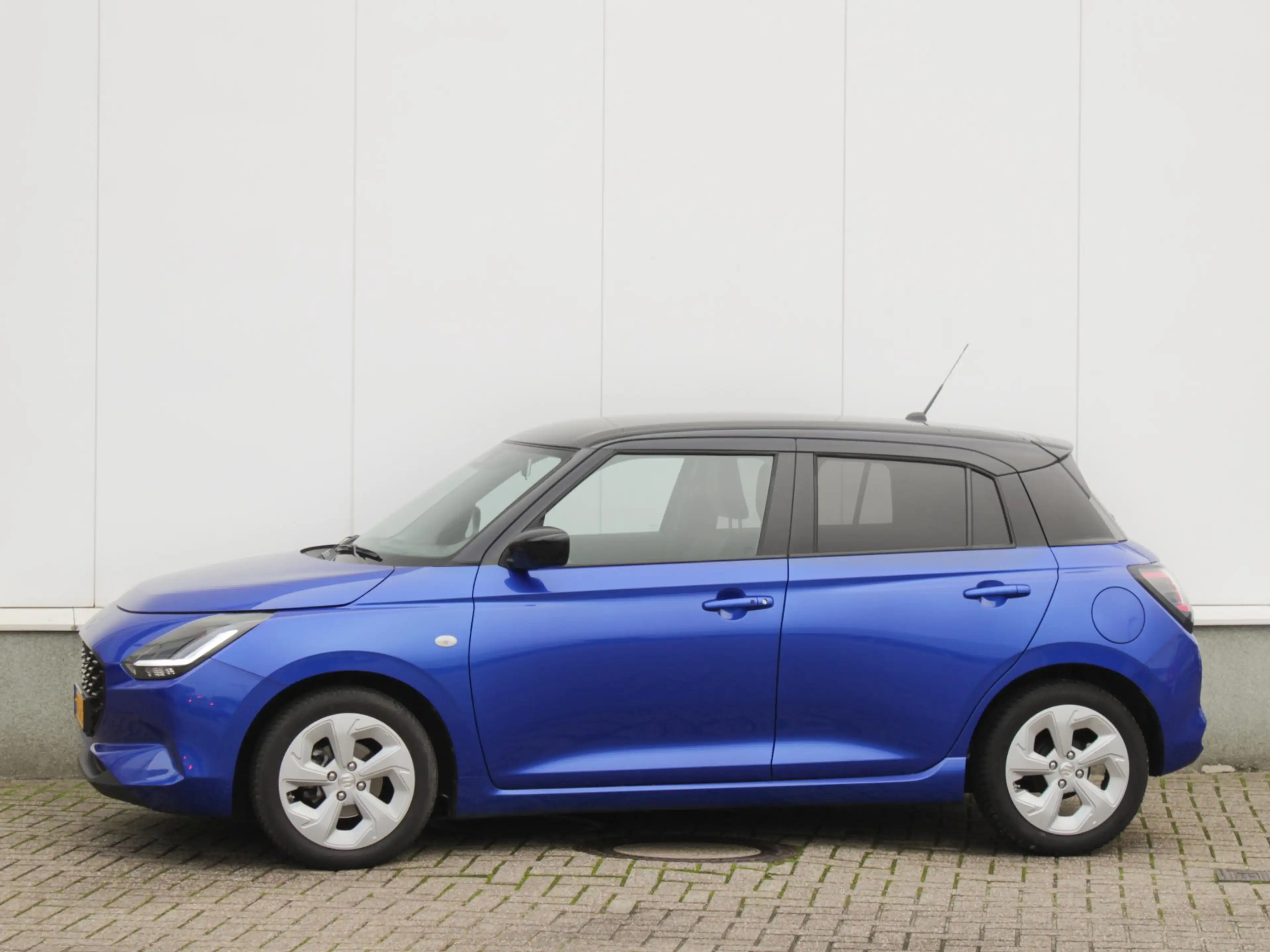 Suzuki Swift 1.2 Select Smart Hybrid | Navi | Adap. Cruise | Ai — photo 2