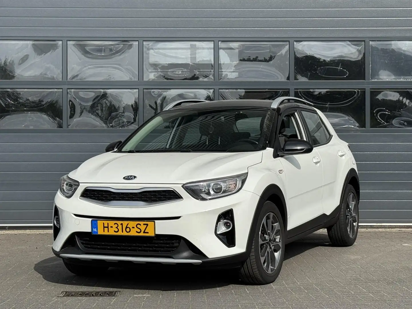 Kia Stonic 1.0 T-GDI DYNAMICLINE I APPLE CARPLAY I P-CAMERA I Blanco - 1