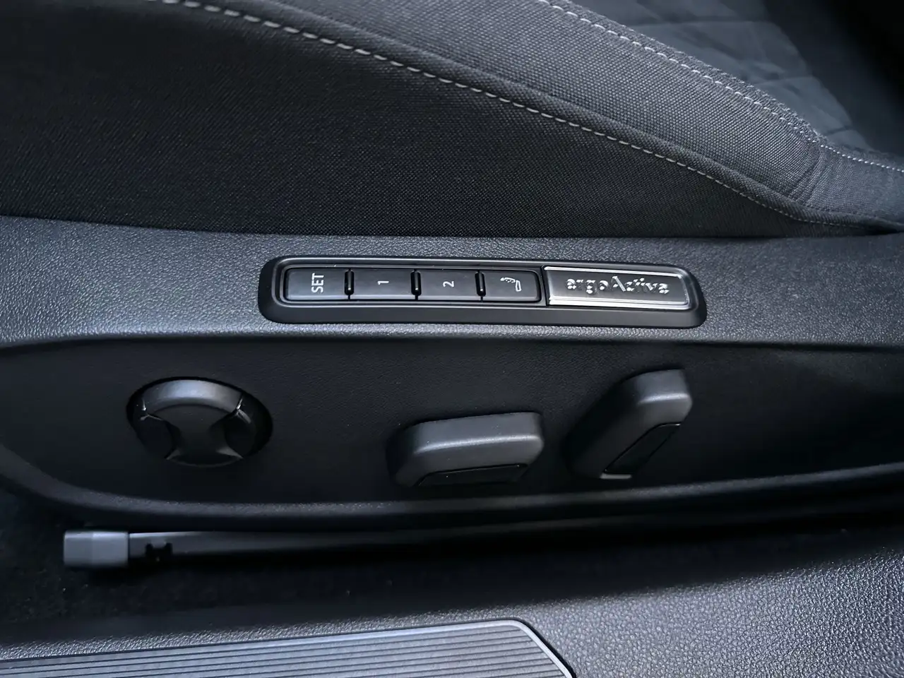 Volkswagen Golf 1.0 TSI 110pk Life Business Sfeerverlichting Alcan, миниатюра 18