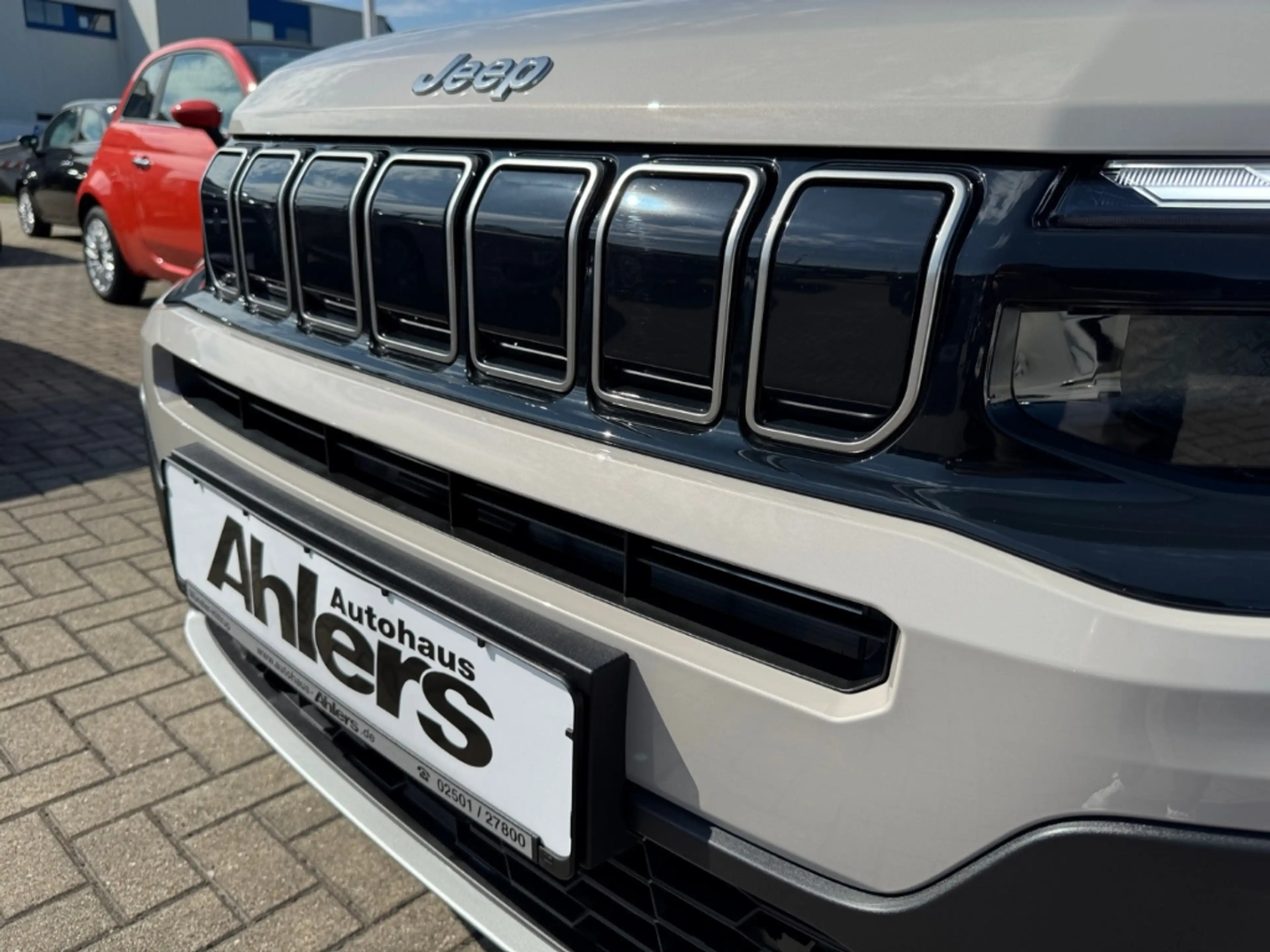 Jeep Avenger Summit+AUTOMATIK+GLASSCHIEBEDACH+NAVI+SHZ+ELHECK+ — photo 13