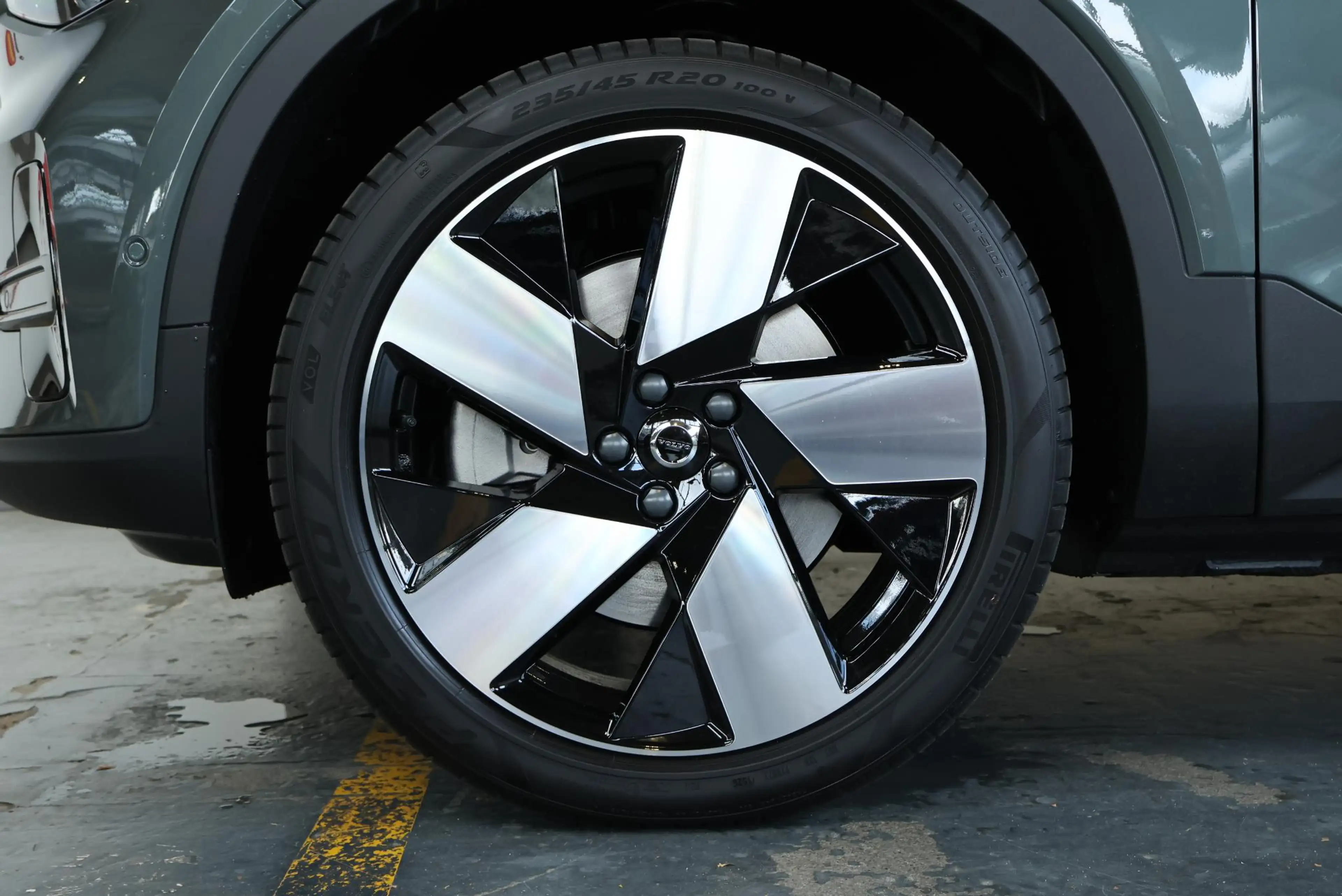 Volvo EX40 Single Motor Extended Range Ultra Europa 82 kWh | — photo 8