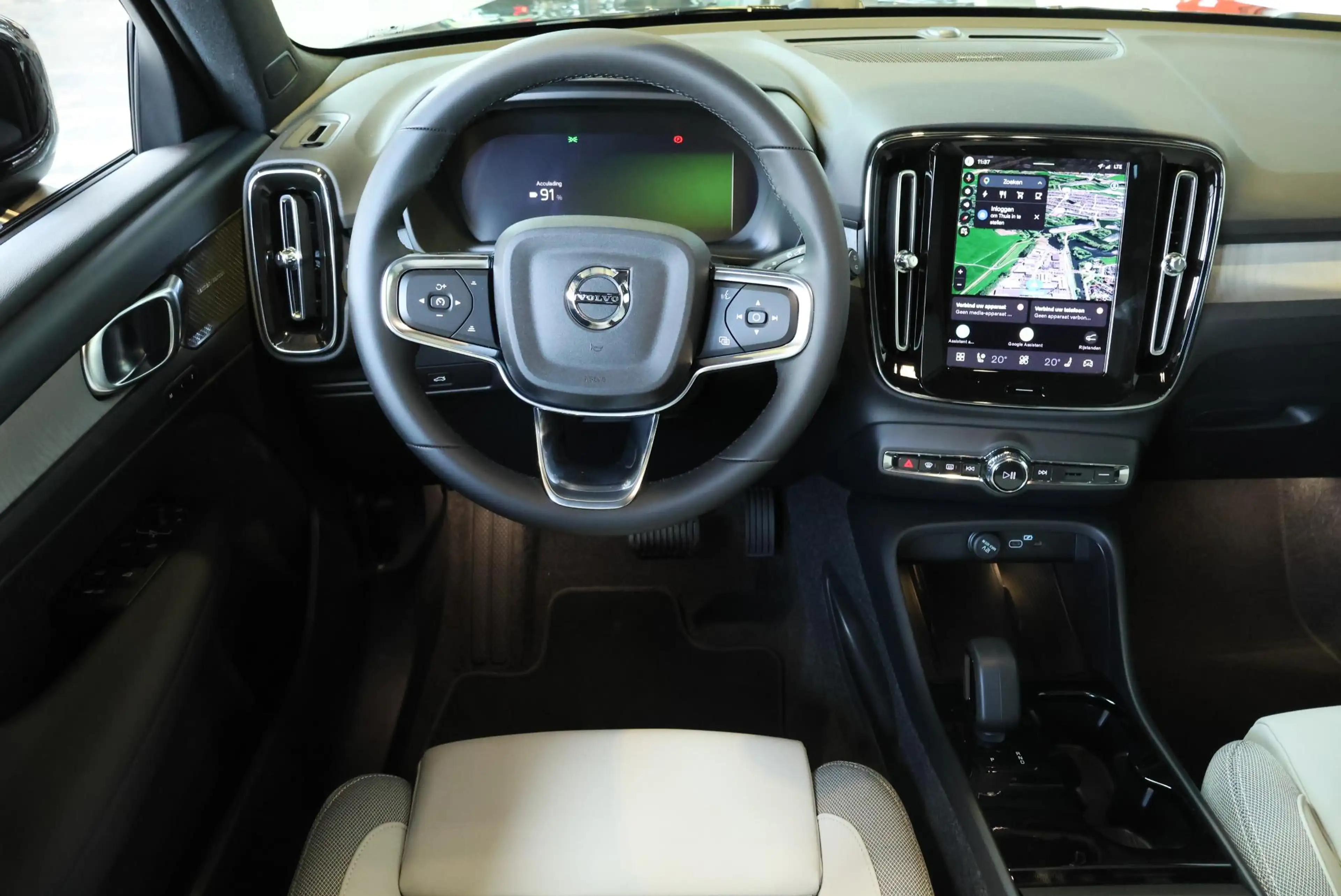 Volvo EX40 Single Motor Extended Range Ultra Europa 82 kWh | — photo 12