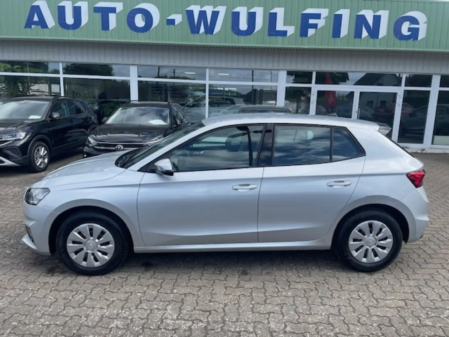 Skoda Fabia 1.0TSI Essence Sitzheiz LED-SW PDC Silver - 1