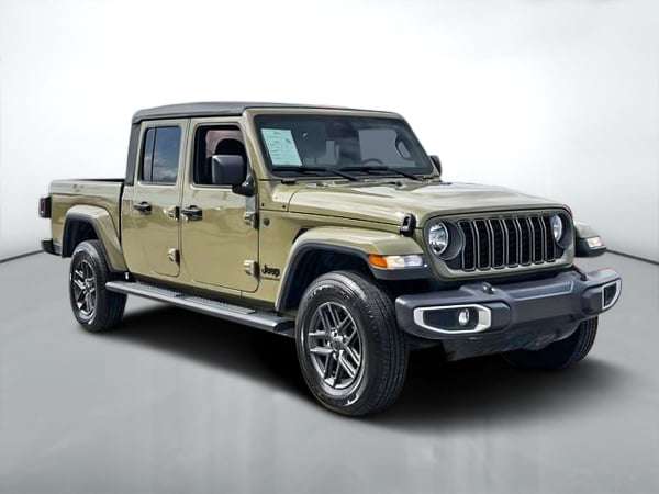 2026 Jeep Gladiator Sport s