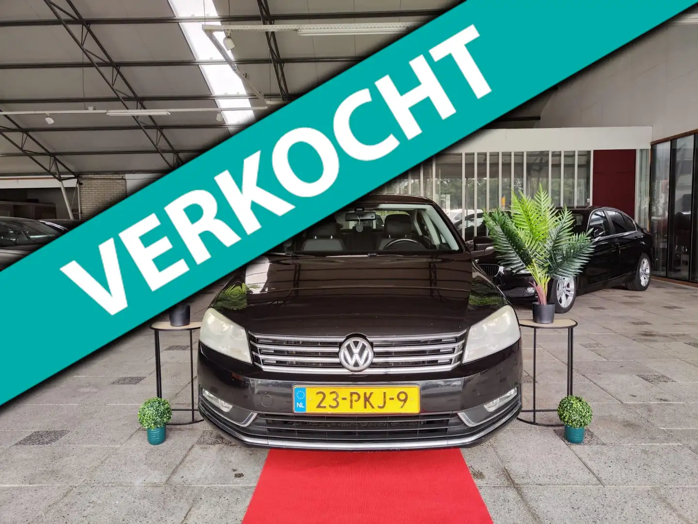 Volkswagen Passat 1.6 TDI Comfortline BlueMotion 2011 Zwart - 1