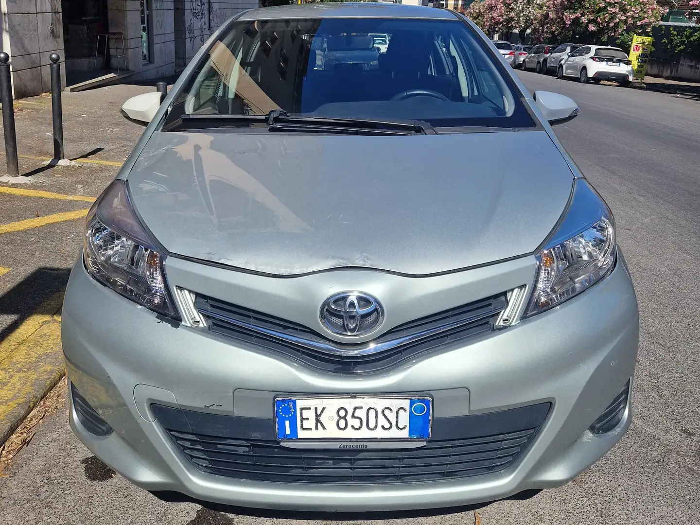 Toyota Yaris 1300 benzina Argento - 1