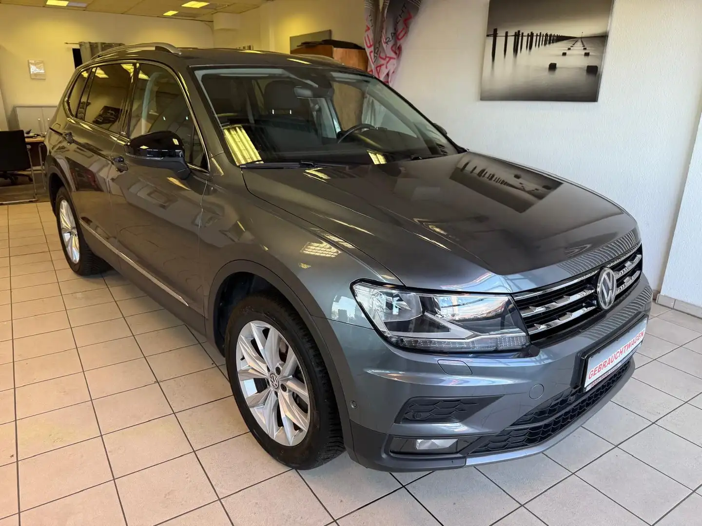 Volkswagen Tiguan Allspace IQ.DRIVE/1. Hand / Navi /Digital Gris - 2