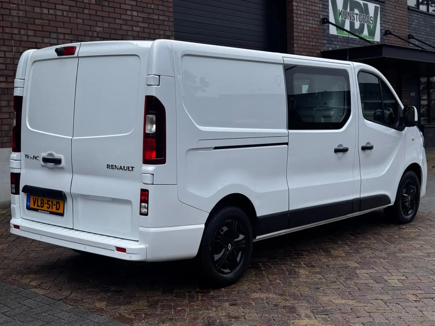 Renault Trafic 2.0 dCi 120 T29 L2H1 Work Edition / 120 PK / Navig Wit - 2
