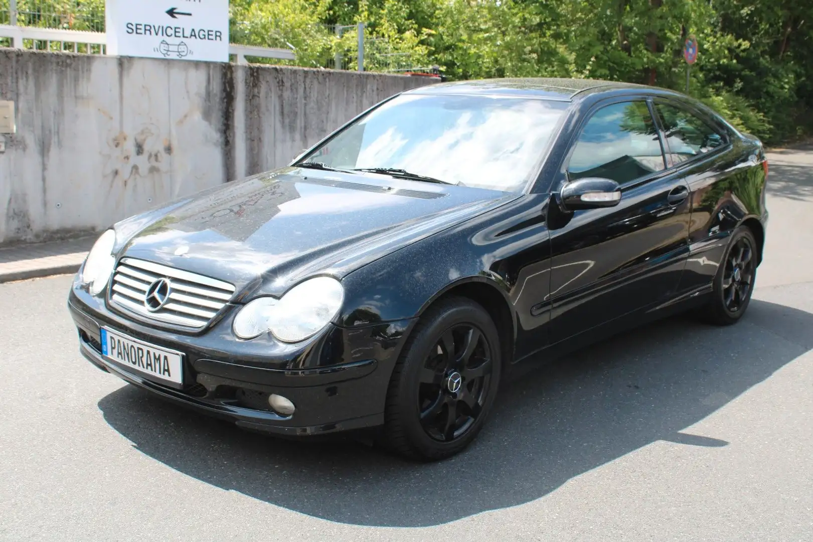 Mercedes-Benz C 180 Panorama ZV Klimaautomatik Tempomat Multif Zwart - 1