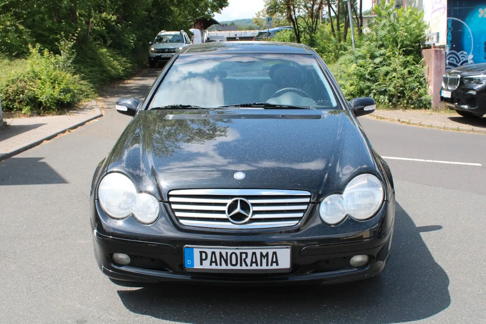 Mercedes-Benz C 180 Panorama ZV Klimaautomatik Tempomat Multif Zwart - 2