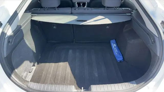 Hyundai IONIQ view 14