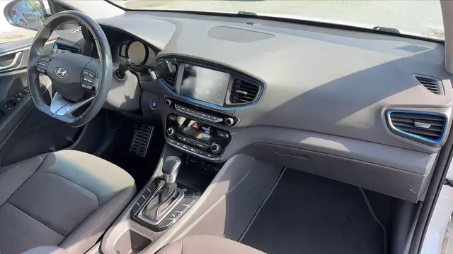 Hyundai IONIQ view 10