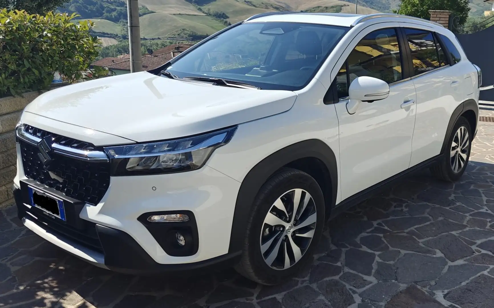 Suzuki S-Cross S-Cross 1.5h 140v Starview 2wd at White - 1