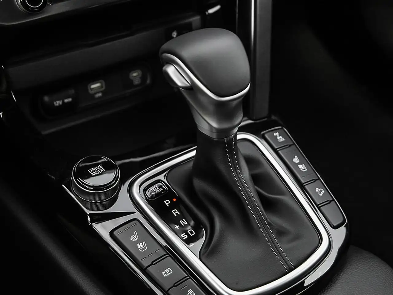 Kia Seltos снимка Kia Seltos