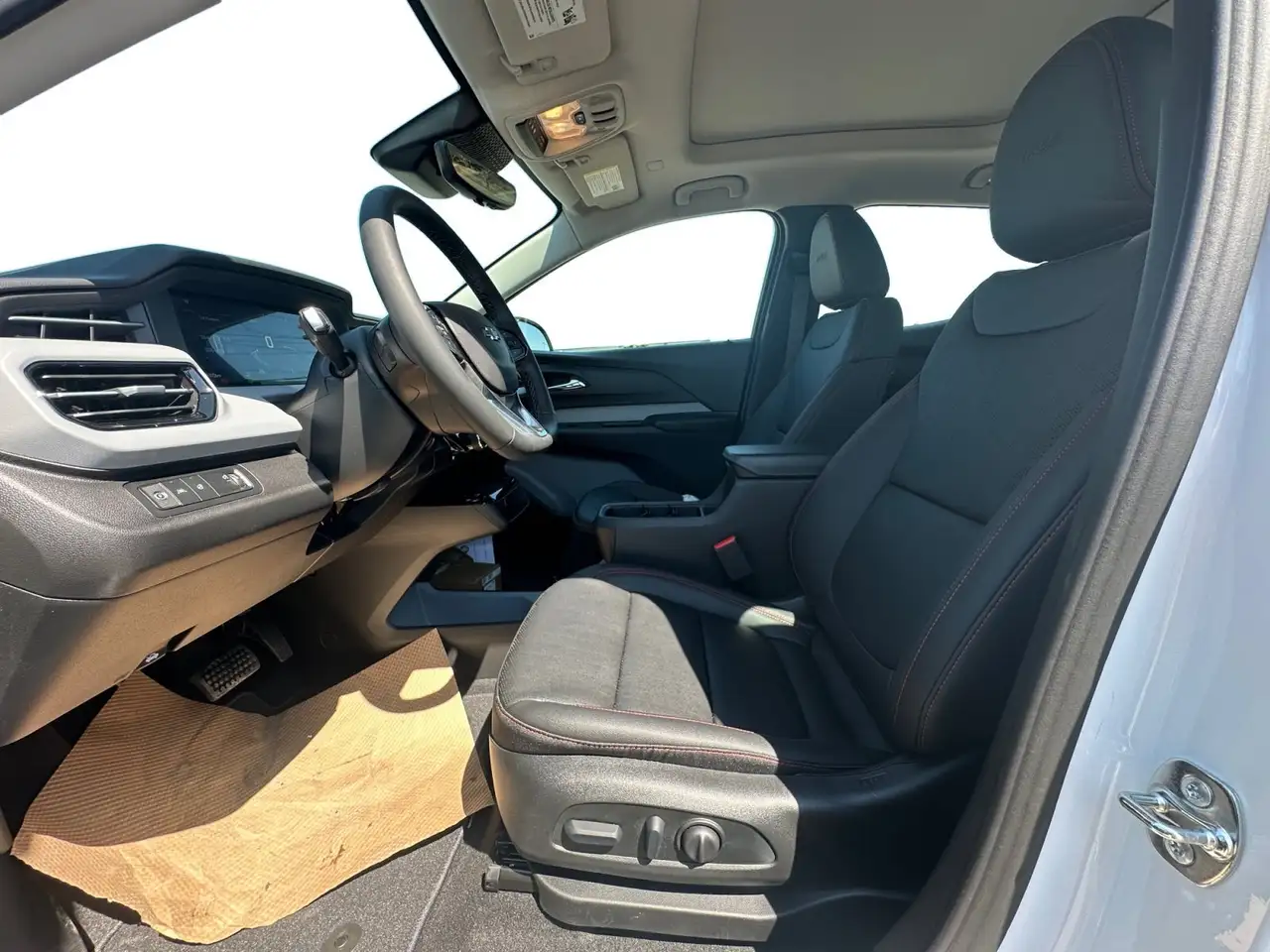 Chevrolet Bolt photo Chevrolet Bolt