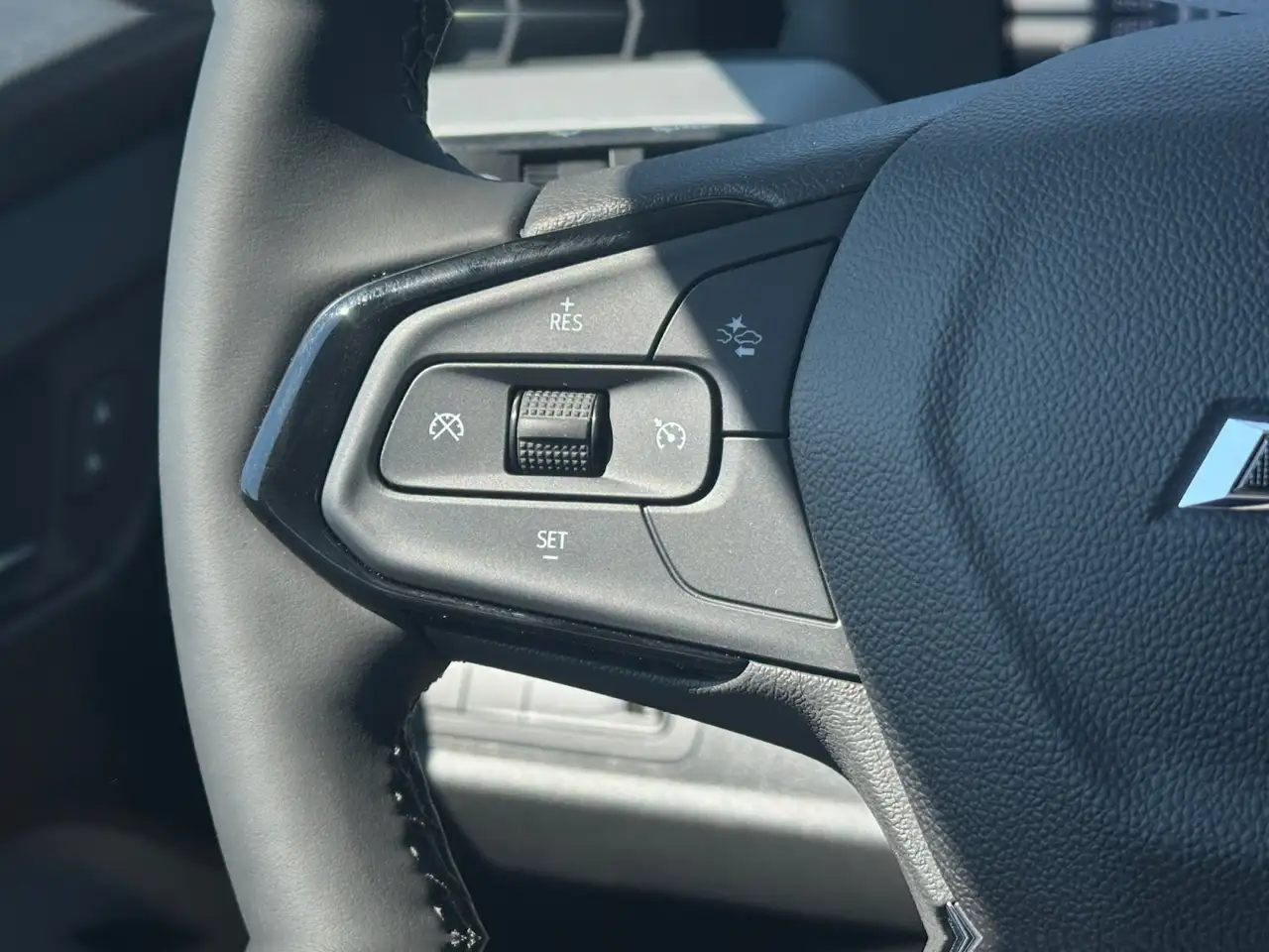 Chevrolet Bolt photo Chevrolet Bolt