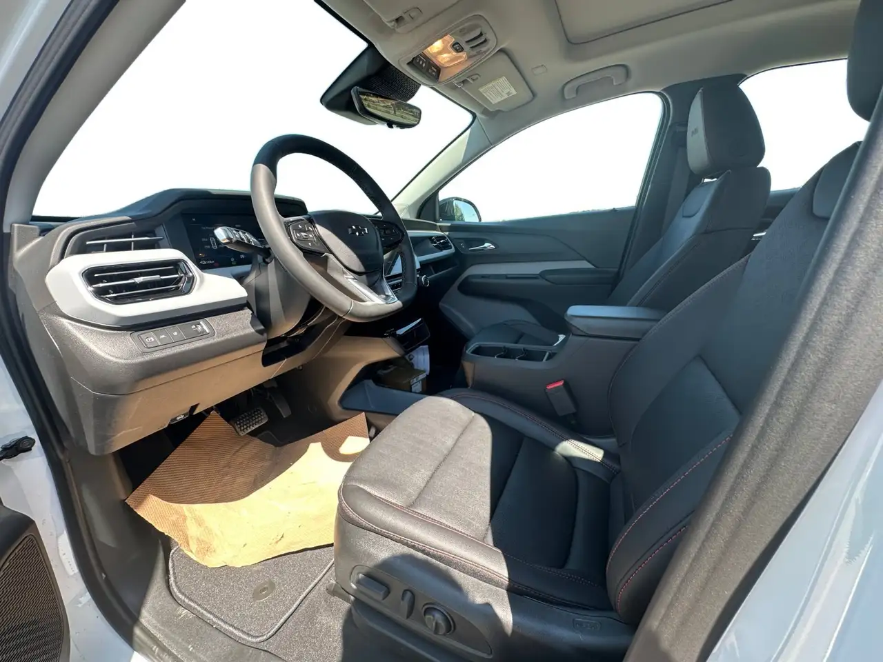 Chevrolet Bolt photo Chevrolet Bolt