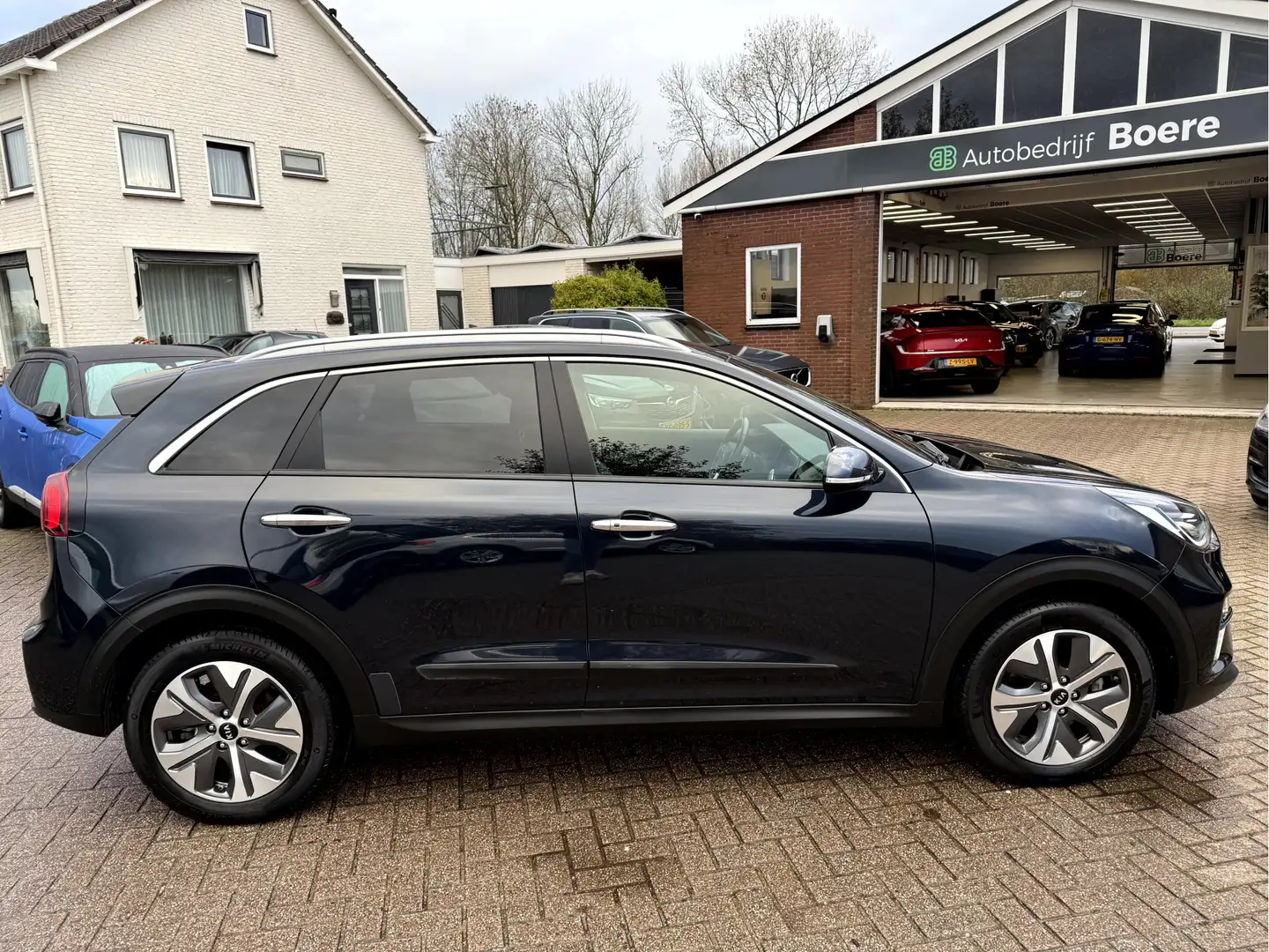 Kia e-Niro ExecutiveLine 64 kWh 3-Fase, Trekhaak, Leer, Camer Gris - 2