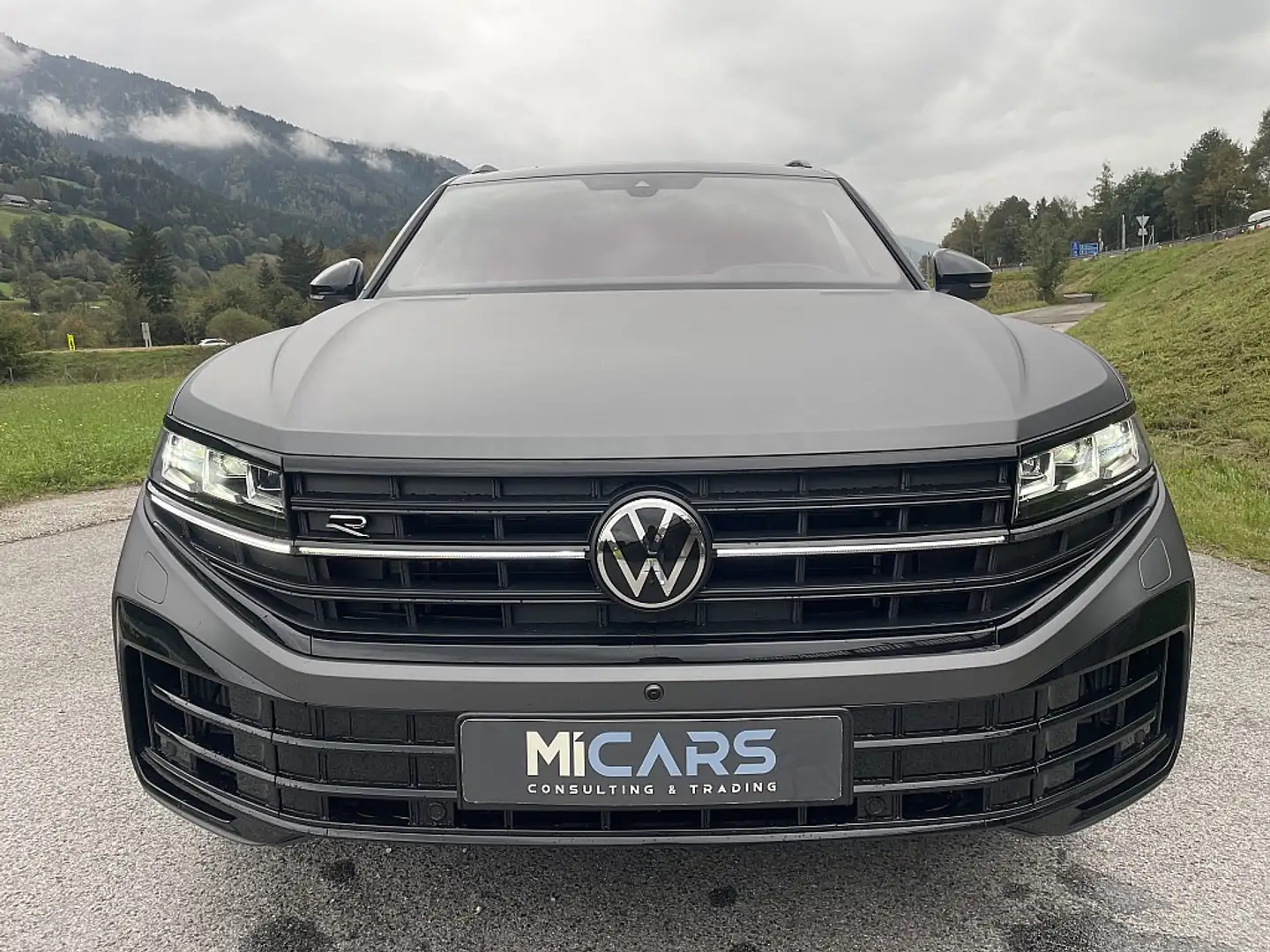 Volkswagen Touareg R 4Motion/VOLL/ V6 eHybrid PHEV Aut. Grau - 2